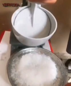 【TRENDY ERA】 Ice Smashing Electric Crusher Machine 500W High Power Halo Halo Maker Ice Blender Ice Grinder