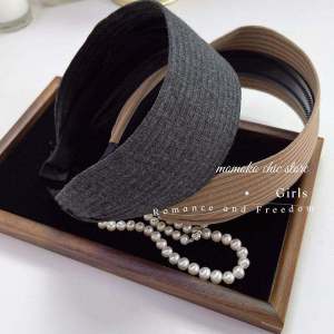 ผ้าคาดผมแบบสวมที่ถักสีเทาสำหรับนักศึกษาศิลปะ ผ้าคาดผมแบบกว้างสำหรับผู้หญิง ผ้าคาดผมกีฬา 2025 รุ่นใหม่ SweetyJa สไตล์เกาหลี