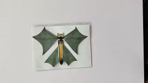 6/12PCS Flying Bat Hand Transform Magic Bat Flying Butterfly Magic Props Funny Surprise Prank Toy Gift for Kids Adults Party