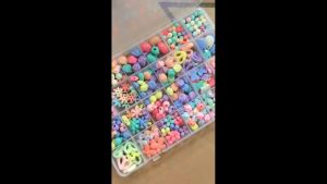 ชุดร้อยลูกปัด DIY ลูกปัดร้อยสร้อย ของเล่นเสริมพัฒนาการ จินตนาการลูกน้อย มาพร้อมกล่องจัดเก็บลูกปัด ชุดลูกปัดของเด็ด สำหรับเด็ดไม่ซับซ้อน