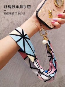จี้โทรศัพท์ผ้าพันคอไหมยาว สายรัดปากกากลางแจ้งสำหรับผู้หญิง สายรัดปากกาสุดหรูหรา สวมใส่สบาย สายรัดปากกาแบบแยกออกได้