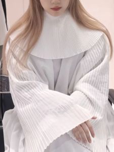 Large Non-Shedding Hairdressing Apron Professional Salon Hair Cutting Cover up High End Pleated Design for Ages 14 And up