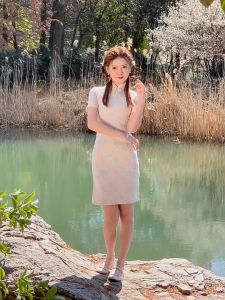 daidai (Ready Stock) Woman Cheongsam Red Qipao CNY Chinese New Year Short Wedding Dress 改良旗袍蕾丝菊花盘扣米黄色复古中国风年轻款旗袍修身日常连衣裙