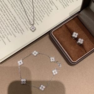 Kaivy High Version V Golden Mini Four Leaf Clover Six Petal Bracelet Full Diamond Ear Studs Champagne Gold Necklace Ring