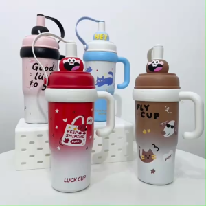 แก้วสแตนเลสเก็บอุณหภูมิ 780 ml / แก้วพลาสติก 1000 Ml. แบบหูจับ มีจุกปิดหลอดกันฝุุ่น พร้อมตัวกรองใบชา ใช้ได้ทั้งเด็กและผู้ใหญ่ ส่งในไทย!!