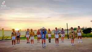 ÁO SƠ MI TRÁI CÂY HỌA TIẾT ĐI BIỂN