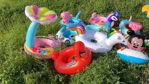 Cartoon Inflatable Swimming Floater: A Fun & Safe Option for Kids