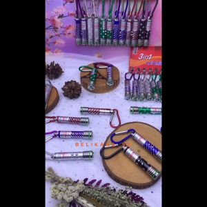 Gantungan Kunci Laser Senter 3 in 1 Polos / Senter Laser 3 in 1 / Laser Pointer / LED Light 3 in 1 / Senter Mini / Gantungan Keychain Senter 3 in 1 / Gantungan Kunci Senter Laser / Gantungan Laser Senter / Gantungan Senter Laser / Mainan Laser Senter