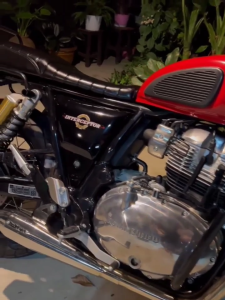 ชิวหน้า Royal Enfield Interceptor / Hunter 350 พร้อมขาจับ ขนาด 9 นิ้ว วัสดุ ABS ชิวหน้ามอเตอร์ไซค์ Motorcycle Windshield