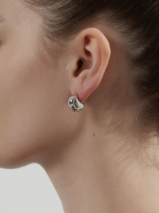 Kitsh Silver Bean Earrings Women Luxury 925 Silver Needle Fat Moon Bean Jewelry Fashionable Fresh out Alloy Plated Silver