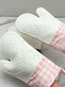 ถุงมือซิลิโคนกันร้อน ลายน่ารัก ใช้กับไมโครเวฟ เตาอบ กันลื่น ใช้ในครัว แต่งครัวสไตล์เกาหลี