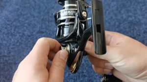 รอกตกปลา รอกสปินนิ่ง อุปกรณ์ตกปลา ชุดตกปลา ลอก DEUKIO AC2000 - 7000 โลหะ สเตนเลส ด้ามจับหมุน อุปกรณ์ตกปลา