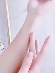 SADOER Body Wash Whitening: Pemutih Badan Melembabkan & Wangi Tahan Lama