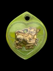 สิงห์ราชสีห์ หลวงพ่อกวย วัดโฆสิตาราม (วัดบ้านแค) ชัยนาท เนื้อตะกั่ว กะไหล่ทอง ปี 2521  สวยเดิม #4388