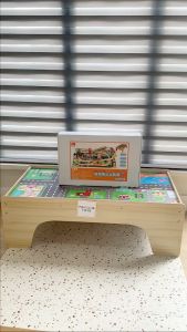 Thinking Toys TYLER 100-piece Train Track Express Railway with Table