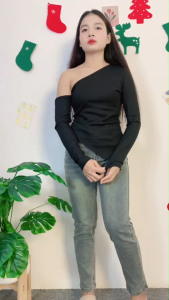 ชุดเซ็ตแฟชั่น เสื้อเปิดไหล่สไตล์หวาน กางเกงขากระบอก