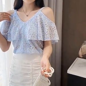 เสื้อลูกไม้ บางผู้หญิง ฤดูร้อน ออกแบบความรู้สึก กลุ่มเซ็กซี่คอวีแขนสั้น ปิดไหล่ ลาร้า เก๋กลวง ลูกไม้ ด้านบน