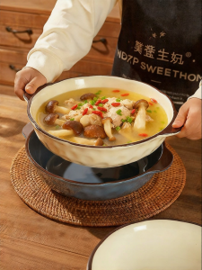 MODERN SWEETHOME | Bát Súp Cá Chua & Tai Lẩu