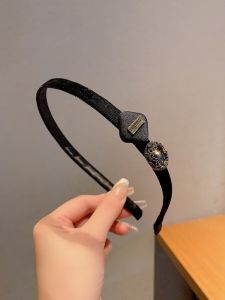 Elegant Simple Letter Crystal Fine Hairband Womens High-End Black Versatile Headband New 2025 Trendy Design Hair Accessories