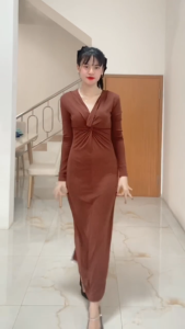Baju Dress Lebaran Wanita 2025 Aesthetic Maxi Kekinian Terbaru Coklat Korean Style Press Body Evening Elegan Dress Simple