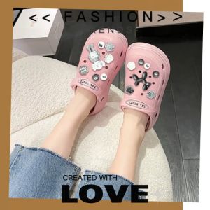 LHMoonlight ขายดีอันดับ1 รองเท้าแฟชั่น🐳รองเท้าทรงโต รองเท้าตุ๊กตา รองเท้าทรงสุดสวยที่มาพร้อมตุ๊กตาตัวติดสุดฮิต สีสันสุดเท่ ใส่สบายไม่แข็งเท้าใส่ทำงานได้ทั้งวัน สายออฟฟิศสุดชิคไม่มีแล้วจะเอาท์🚚