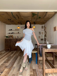 ❣Fortunee ❣ กระโปรงสั้นทรงA แต่งดอกไม้3มิติ พร้อมริบบิ้น ไม่สมสมาตร สไตล์วินเทจ แมทช์ง่าย