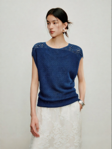 Plant-dyed Hand-crocheted Knitwear