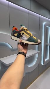 SK ONLINE sepatu kets pria kasual low-top yang trendi bersol tebal ringan baru musim panas k52 sepatu tren semua usia Sepatu olahraga sepatu kets kasual