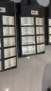 Đèn đường LED năng lượng mặt trời 2500W Đèn sân vườn năng lượng mặt trời ngoài trời không thấm nước