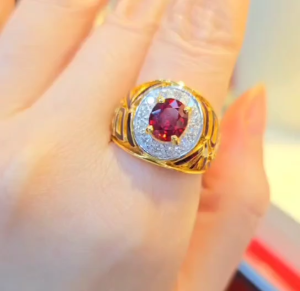 แหวนพลอยพัดพารัชชาแท้ สีพิเศษ พลอยสวยฉ่ำ สีหายาก พลอยสวยมาก ประดับเพชรแท้ ด้านตัวหนังสือลงยาอักษรภาษาจีนมงคล