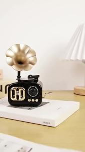 Phonograph Music Box Classical Xmas Gramophone Hand-Cranked Clockwork Record Player for Living Room Decor 2026 New Year Gift