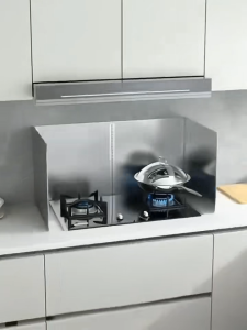 Carbon Steel Oil Baffle Kitchen Gas Stove Cooking Oil Splash Prevention Baffle Thickened High Temperature Resistant Baffle Insulation Board