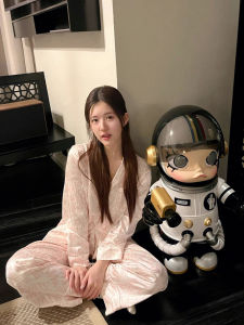 น้ําแข็ง ผ้าไหม ลายพิมพ์ตัวอักษร ชุดนอน ชุด ผู้หญิง ฤดูใบไม้ผลิ ฤดูใบไม้ร่วง แขนยาวบางของแท้ ผ้าไหม ฤดูร้อน เสื้อผ้าบ้านชุดสองชิ้น