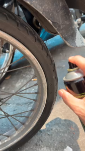 Chai xịt đánh bóng phục hồi vỏ xe Corona MS08