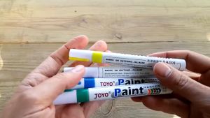 ปากกาเขียนยาง ปากกาเพ้นท์ ปากกามาร์กเกอร์ TOYO Paint ปากกาอเนกประสงค์ เขียนล้อรถยนต์/พลาสติก/ไม้/ผ้าใบ/กระจก/กระเบื้องและอื่นๆ มี 10 สี