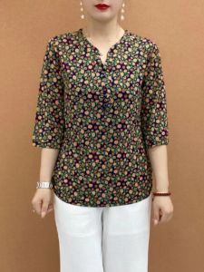 Elegant Long Sleeve T-Shirt for Middle-Aged Women Beautiful V-Neck Polyester Fiber Casual Comfortable Seven-Arm Shirt