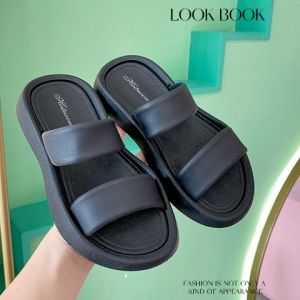 QKKshop  ทำจากยางทั้งตัวรองเท้า นิ่ม ใส่สบาย รับน้ำหนักได้ดี มี4สีให้เลือก รีบมากดตุ่มกันเลยจ้าทุกคน รองเท้ายางใส่สบายมีให้เลือก4สีสวยๆงานสายคาดสองเส้นเรียบๆแต่สวยน๊าา