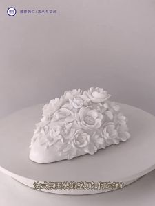 Vintage Creamy Baroque Style Wall Lamp