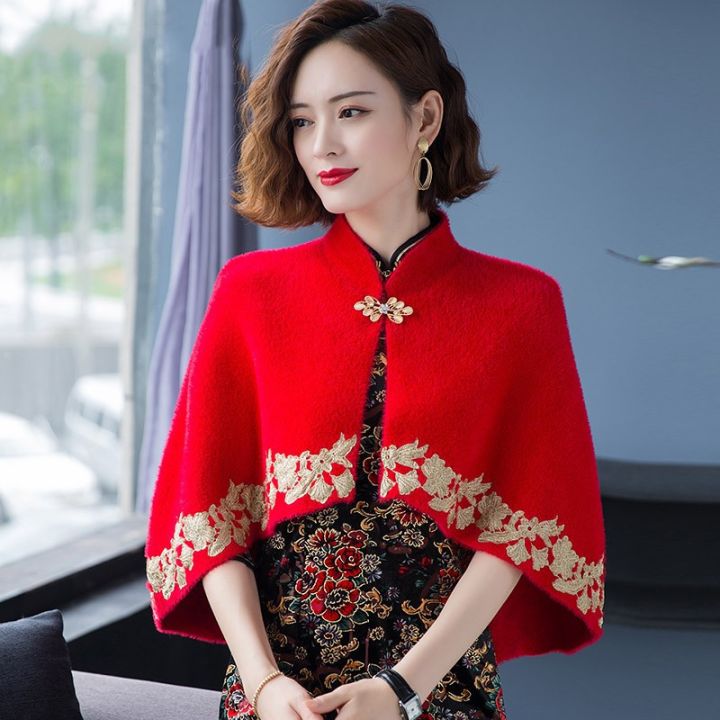 ชุดแต่งงานสีขาวแบบยาวคลุมเข่าสำหรับคุณแม่ ทรงหลวม แขนกุด ปักลาย ขนแกะ ...