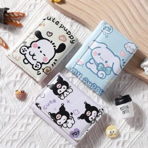 URBAG Da PU Ví Gấp Ba Nhiều khe cắm Đa năng Ví ngắn Hoạt hình Kuromi pochacco cinnamoroll Túi đựng thẻ nữ Phụ nữ