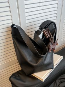 กระเป๋าถือทรงสี่เหลี่ยมกลมหนัง PU ขนาดใหญ่สำหรับผู้หญิง กระเป๋าสะพายข้างแบบสะพายข้างแฟชั่น กระเป๋าถือแบบลำลอง กระเป๋าถือแบบสะพายข้างแบบลำลอง