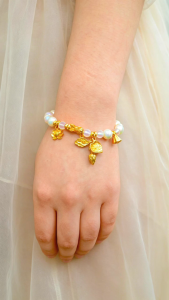 Pixiu Lotus Cloud Leaf Bracelet AB Iridescent Pearl Semi‑Matte Gold Stretch Bracelet Women Fashion Jewelry Gift