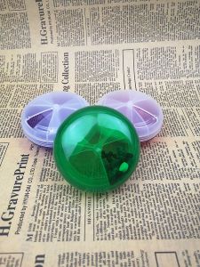 กล่องเก็บยาพกพาขนาดใหญ่ 3 ช่อง ใส่ยาสำหรับเดินทาง กล่องเก็บของสีสันสดใส ใส่ของเล่น เครื่องประดับ เครื่องใช้ในบ้าน