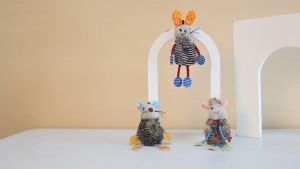 [GiGwi] Rabbit Refillable Silvervine Toy with 3 Silvervine (Known as a Cat Attractant) Teabags in Ziplock Bag for Your Cats Endless Fun!