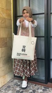 Tote bag Kanvas Landscape Cotton Twill Totebag Kpop BTS Totebag Tutup Resleting