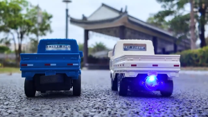 DOUBLE SIX MAINAN REMOTE RC TRUCK MINI 1:24 CARRY PICK-UP SPRAY ASAP SMOKE & LIGHT