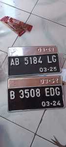 plat motor biasa huruf cat 2pcs