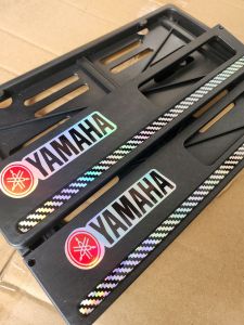Dudukan Plat Nomor List Karbon Plus Stiker Hologram Yamaha 10x3cm Universal Semua Motor