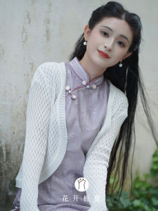 เสื้อคาร์ดิแกนถักสั้นสไตล์วินเทจแบบสวมคอวีสำหรับผู้หญิงในฤดูร้อน ปกป้องจากแสงแดด สไตล์ลำลอง เสื้อคลุมกันหนาว