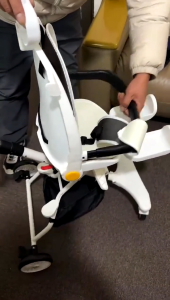 Mythbaby รถเข็นเด็ก รถเข็นเด็กพกพา มีกันสาด ปรับเอนอิส(นั่ง/เอน/นอน)หมุนได้360องศา พับได้ ล้อมีเบรค